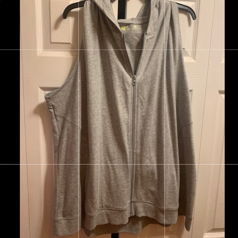 Xersion loose fit zip up workout tank